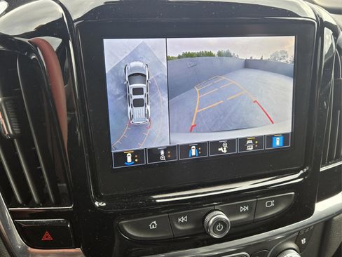 Used 2022 Chevrolet Traverse Premier w/ Redline Edition image 16