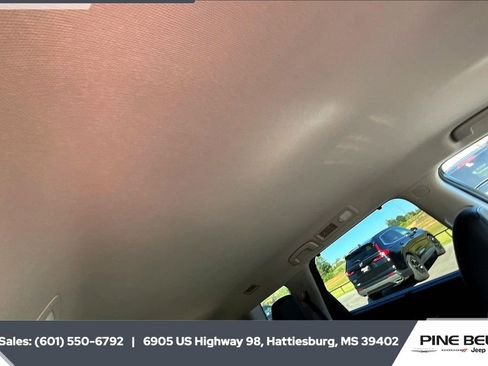 Used 2023 Nissan Pathfinder SL w/ Lighting Package (N92) image 16