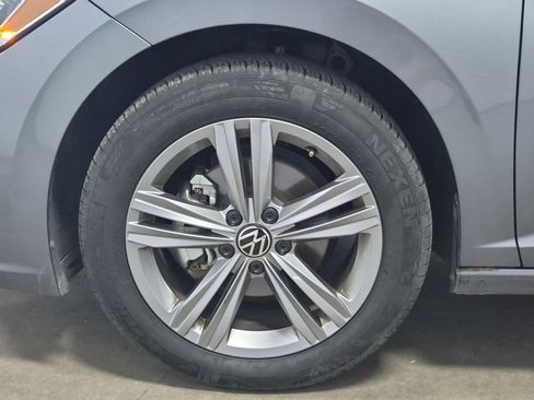 Used 2024 Volkswagen Jetta SE FWD image 14