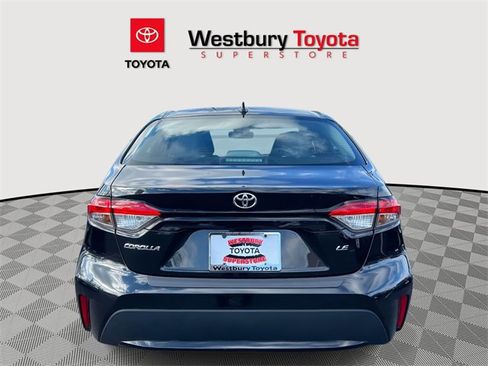 Used 2022 Toyota Corolla LE image 9