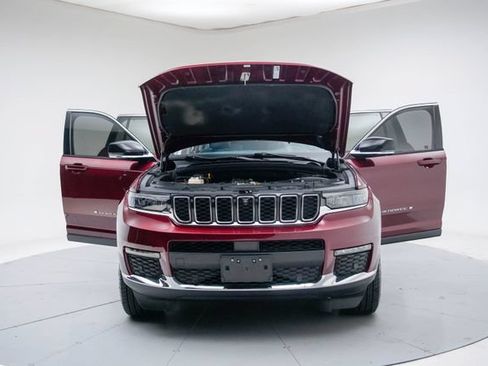 Used 2022 Jeep Grand Cherokee L Limited w/ Luxury Tech Group II AWD/4WD image 16