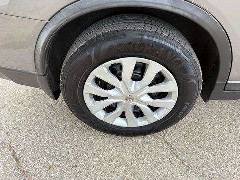 Used 2018 Nissan Rogue S image 17