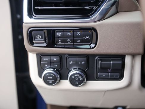 Used 2026 GMC Yukon Denali w/ Denali Reserve Package image 19