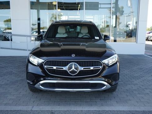 Used 2024 Mercedes-Benz GLC 300 4MATIC image 3