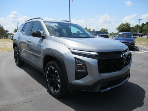 Certified 2025 Chevrolet Equinox RS FWD image 3