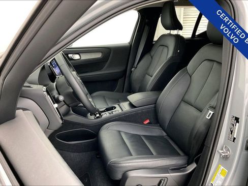 Certified 2025 Volvo XC40 B5 Core image 33