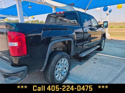 Used 2017 GMC Sierra 2500 Denali w/ Duramax Plus Package AWD/4WD image 11