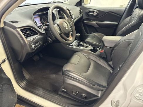 Used 2022 Jeep Cherokee Latitude Lux w/ Sun & Sound Group AWD/4WD image 12