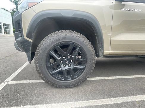 Used 2023 Chevrolet Colorado Trail Boss w/ Technology Package AWD/4WD image 14