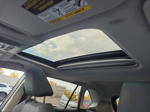 Used 2025 Toyota RAV4 XLE image 18