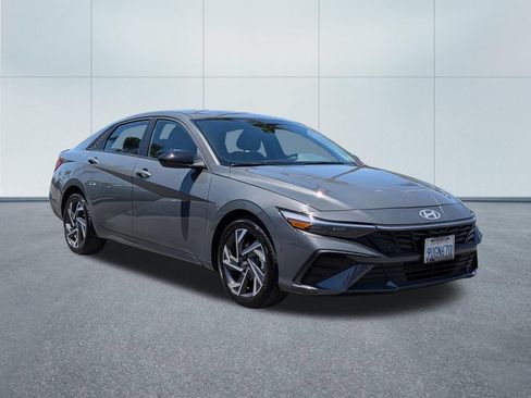 Certified 2025 Hyundai Elantra Sport FWD image 8