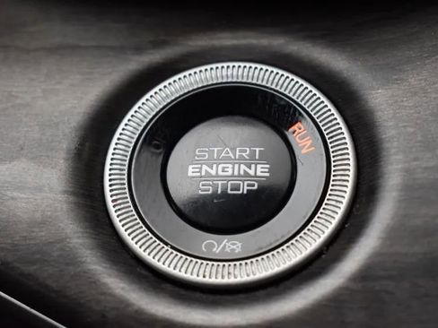 Used 2024 Jeep Grand Cherokee Limited image 30