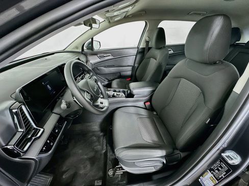 Used 2023 Kia Sportage LX AWD/4WD image 13