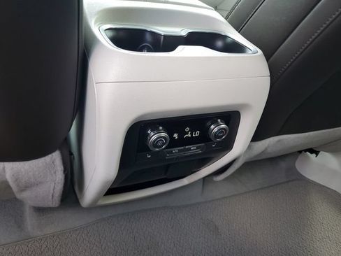 Used 2024 GMC Acadia Denali w/ Super Cruise Package FWD image 15