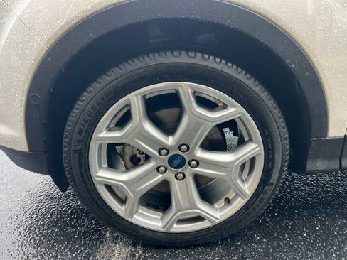 Used 2019 Ford Escape Titanium AWD/4WD image 5