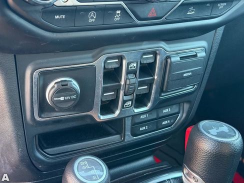 Certified 2023 Jeep Wrangler Unlimited Sahara w/ Cold Weather Group AWD/4WD image 27