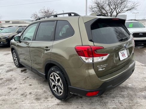 Certified 2022 Subaru Forester Premium image 5