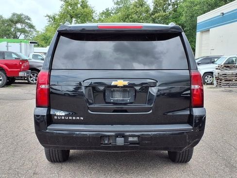 Used 2019 Chevrolet Suburban LT image 4