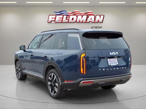 New 2027 Kia Telluride S image 3