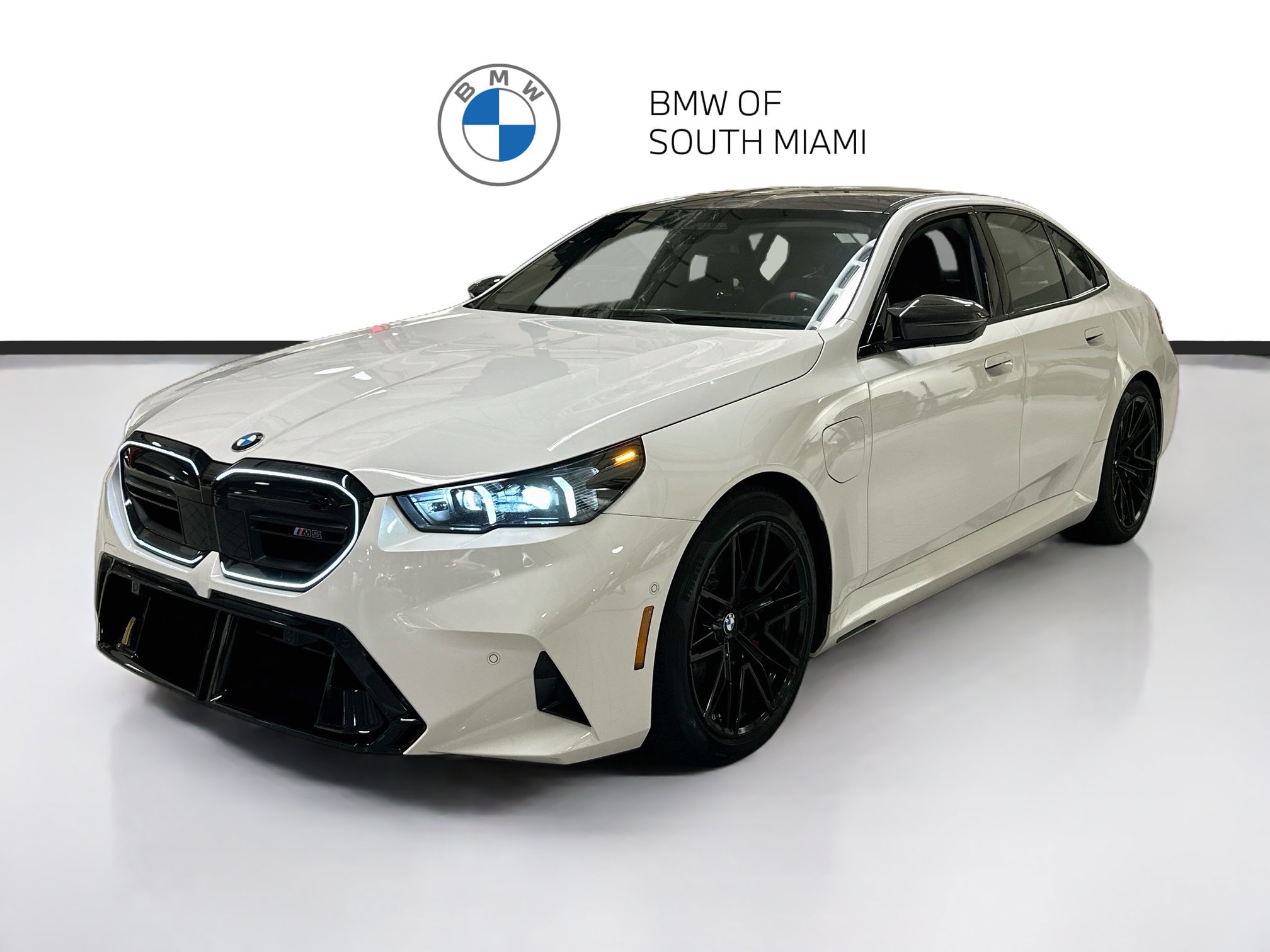 Used 2025 BMW M5 w/ Carbon Package AWD/4WD image 3