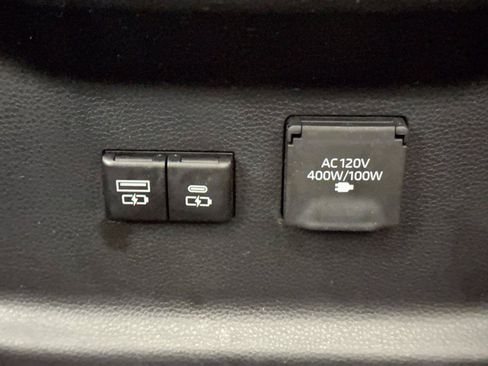 Used 2023 Toyota Tundra Limited w/ Power Package AWD/4WD image 38