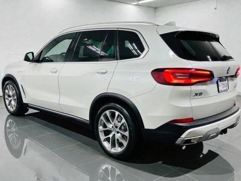 Used 2021 BMW X5 xDrive45e w/ Executive Package image 6