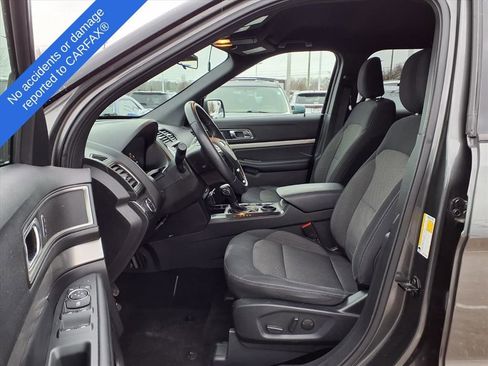 Used 2019 Ford Explorer XLT image 17