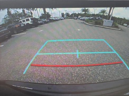 Used 2022 Toyota Highlander XLE image 12