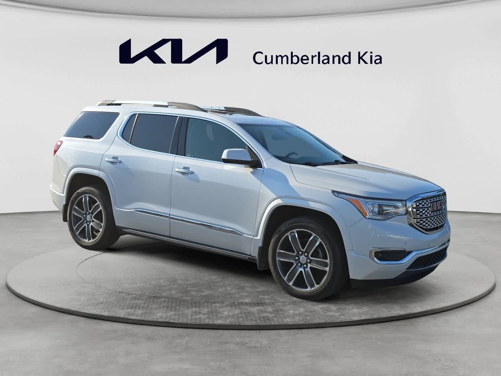 Used 2018 GMC Acadia Denali w/ Technology Package AWD/4WD image 7