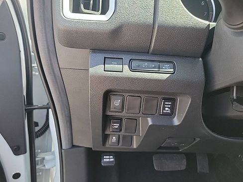 New 2026 Nissan Frontier SV w/ SV Convenience Package AWD/4WD image 19