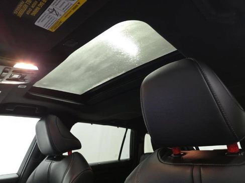 Used 2023 Toyota Highlander XSE AWD/4WD image 10