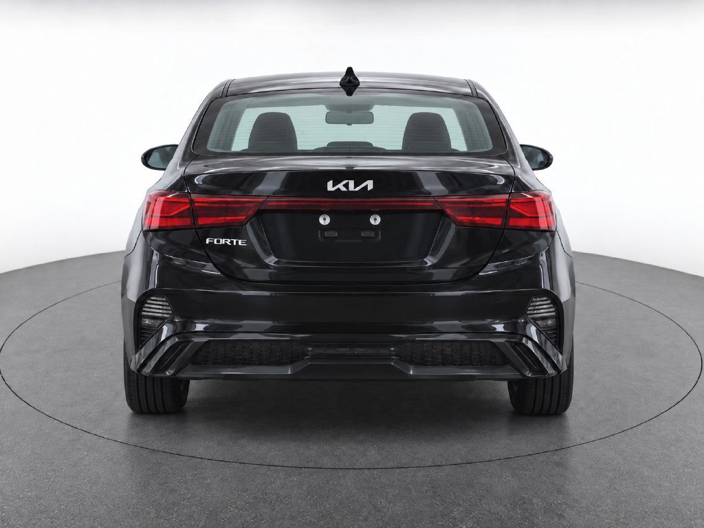 Used 2023 Kia Forte LXS FWD image 7
