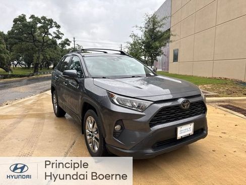 Used 2019 Toyota RAV4 XLE Premium FWD image 6