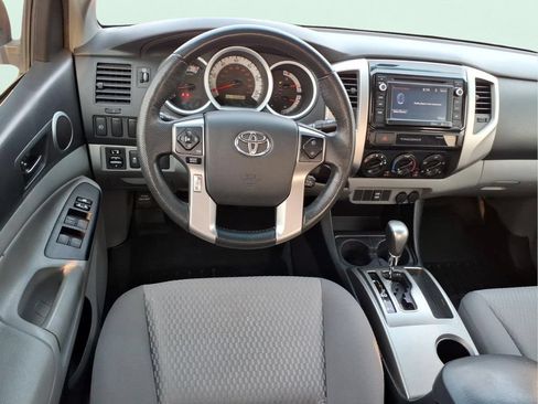 Used 2015 Toyota Tacoma PreRunner w/ SR5 Package RWD image 13