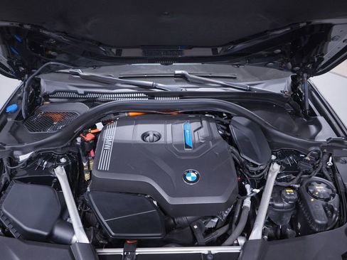 Used 2023 BMW 530e w/ Premium Package image 24