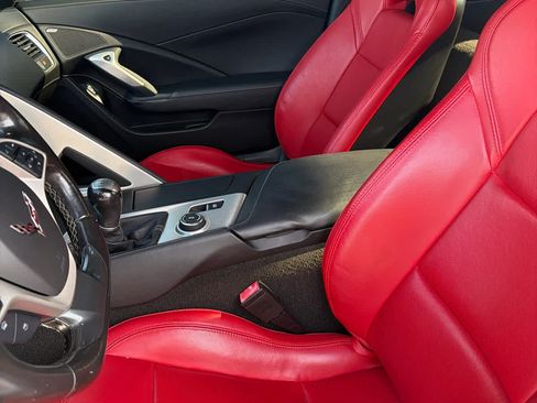 Used 2018 Chevrolet Corvette Stingray Coupe w/ Carbon Flash Badge Package RWD image 19