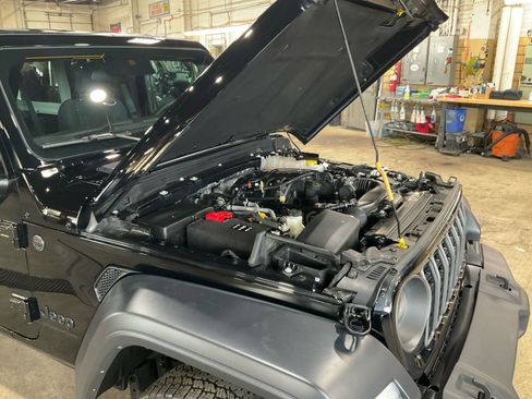 Used 2024 Jeep Wrangler Sport S image 22