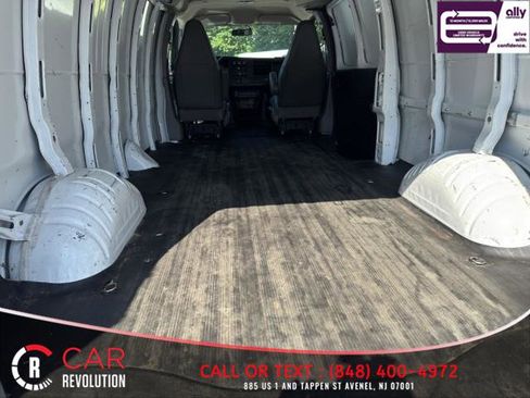 Used 2023 GMC Savana 2500 Extended w/ Driver Convenience Package image 7