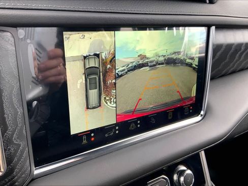 Used 2024 GMC Yukon XL Denali w/ Advanced Technology Package image 29