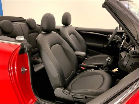 Used 2019 MINI Cooper Convertible w/ Signature Upholstery Package FWD image 6