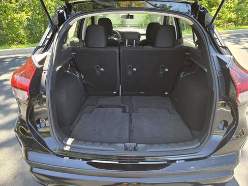 Used 2025 Nissan Kicks Play S FWD image 9