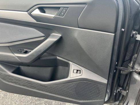 Used 2025 Volkswagen Jetta SE image 20