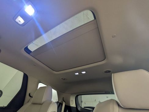 Certified 2023 Buick Enclave Avenir w/ Avenir Technology Package image 38