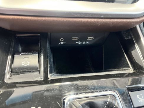 Used 2020 Subaru Outback Touring XT AWD/4WD image 32