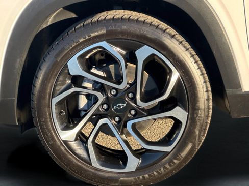 Used 2024 Chevrolet Trax RS w/ Driver Confidence Package image 25