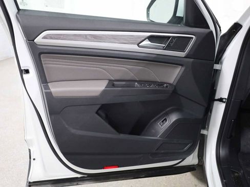 Used 2023 Volkswagen Atlas Cross Sport SE image 16