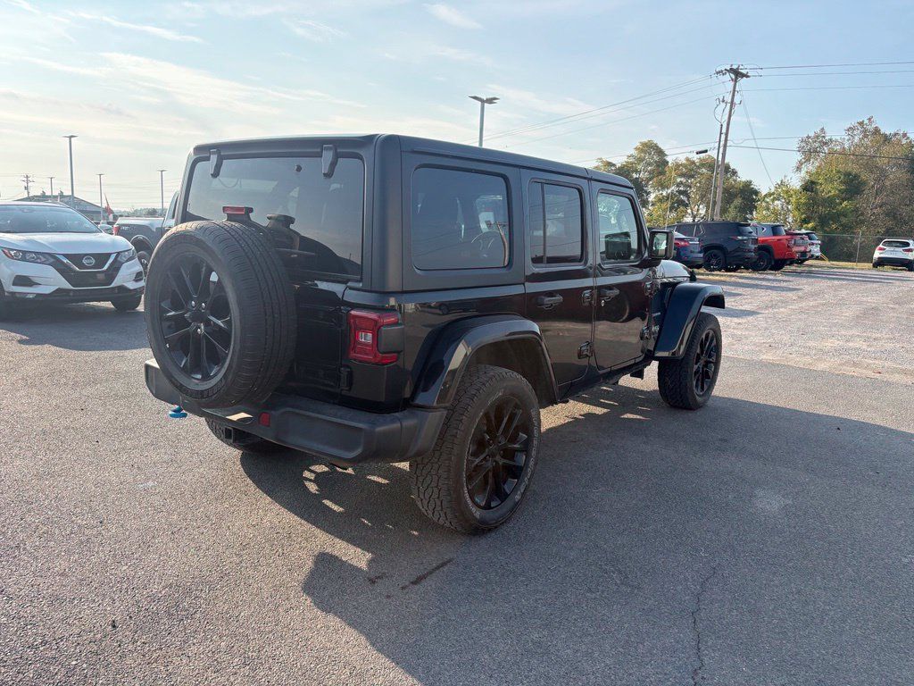 Used 2023 Jeep Wrangler Unlimited Sahara AWD/4WD image 4