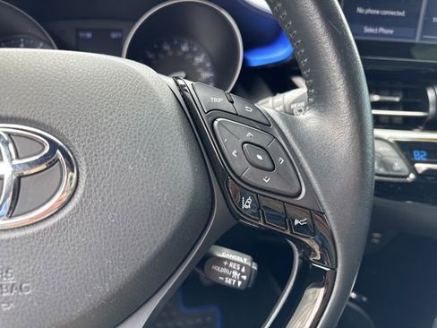 Used 2021 Toyota C-HR XLE FWD image 19