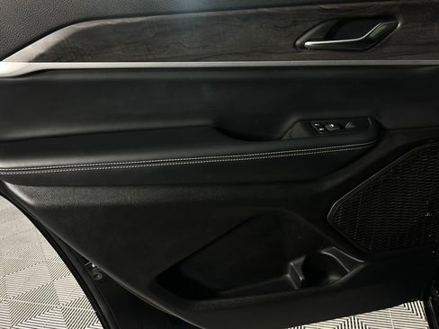 Used 2024 Jeep Grand Cherokee L Limited w/ Luxury Tech Group II image 27