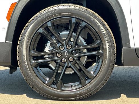 New 2026 Chevrolet Traverse LT w/ Enhanced Driving Package FWD image 27